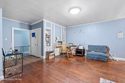 Living - 217 E Broadway St, Danville, KY 40422 photo 1 of 2