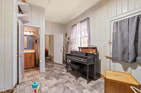 Entry Way - 217 E Broadway St, Danville, KY 40422 photo 4 of 4