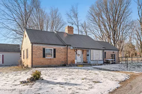 Exterior - 217 E Broadway St, Danville, KY 40422 photo 3 of 10