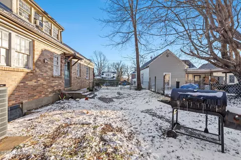 Exterior - 217 E Broadway St, Danville, KY 40422 photo 5 of 10
