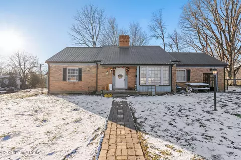Exterior - 217 E Broadway St, Danville, KY 40422 photo 4 of 10
