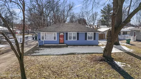 2702 Pioneer Rd, Louisville, KY 40216