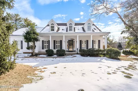 5200 Moccasin Trl, Louisville, KY 40207