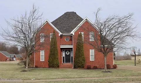 104 Freeman Ave, Bardstown, KY 40004