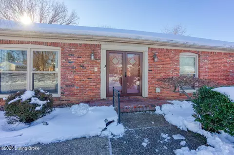 320 Brentford Ct, Louisville, KY 40243