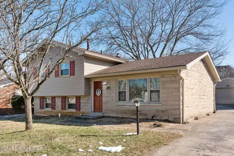 3715 Candlewood Way, Jeffersontown, KY 40299