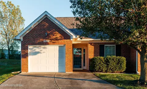 12429 Spring Meadow Dr, Louisville, KY 40229