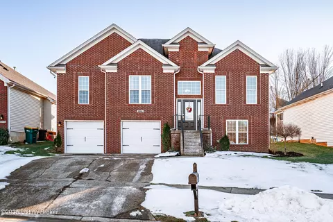 4904 Flora Springs Cir, Louisville, KY 40299