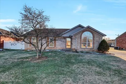 5608 Ree Dr, Louisville, KY 40216