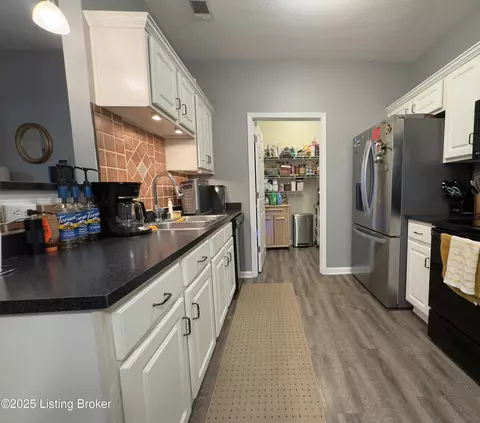 10200 Deer Vista Dr UNIT 104, Louisville, KY 40291