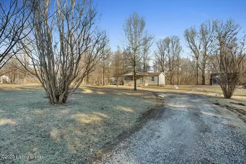 574 Yorkshire Blvd, Shepherdsville, KY 40165
