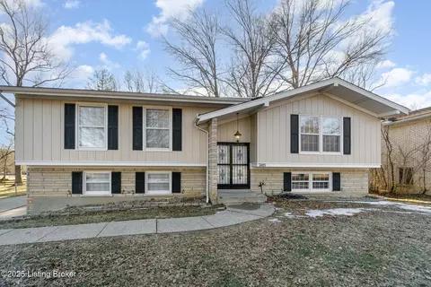 7405 Nottoway Cir, Louisville, KY 40214