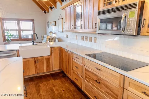 Kitchen - 1200 E 400 N, Madison, IN 47250 photo 6 of 8