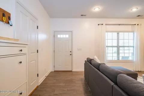 Entry Way - 3113 Deckard School Rd, Radcliff, KY 40160 photo 1 of 4