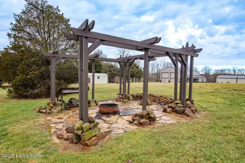 Exterior - 3113 Deckard School Rd, Radcliff, KY 40160 photo 14 of 16