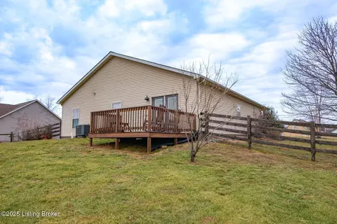 Exterior - 3113 Deckard School Rd, Radcliff, KY 40160 photo 8 of 16