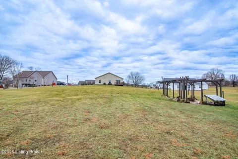 Exterior - 3113 Deckard School Rd, Radcliff, KY 40160 photo 16 of 16