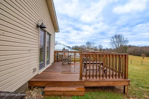 Exterior - 3113 Deckard School Rd, Radcliff, KY 40160 photo 9 of 16