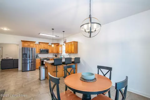 Dining - 3113 Deckard School Rd, Radcliff, KY 40160 photo 3 of 5