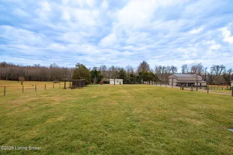 Exterior - 3113 Deckard School Rd, Radcliff, KY 40160 photo 15 of 16