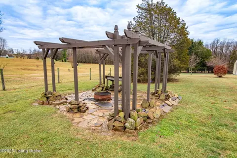 Exterior - 3113 Deckard School Rd, Radcliff, KY 40160 photo 13 of 16