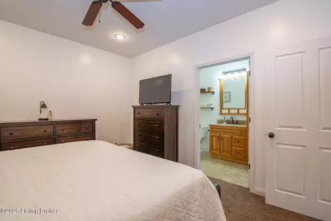 Bedroom - 3113 Deckard School Rd, Radcliff, KY 40160 photo 6 of 6