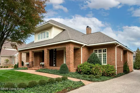 6113 Regal Springs Dr, Louisville, KY 40205