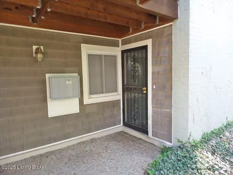 1815 Gardiner Ln #WB20, Louisville, KY 40205