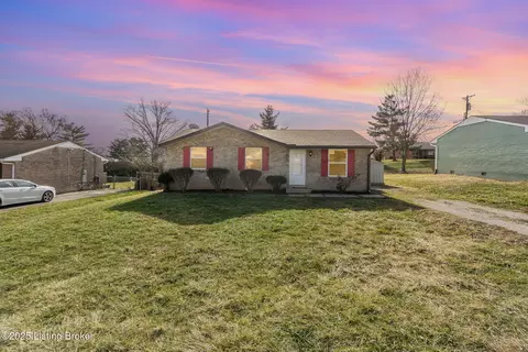 1728 Village Ln, Shelbyville, KY 40065