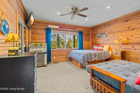 Bedroom - 160 Blueberry Hl, Bee Spring, KY 42207 photo 1 of 4