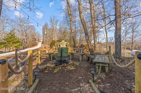 Exterior - 160 Blueberry Hl, Bee Spring, KY 42207 photo 5 of 6