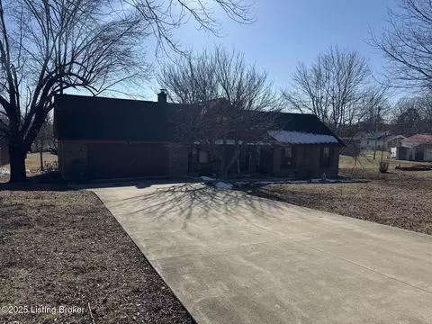 151 Flamingo Dr, Shepherdsville, KY 40165