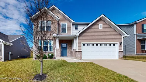 1086 Autumn Crest Ln, Louisville, KY 40245