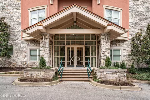 1409 Mockingbird Terrace Dr #105, Louisville, KY 40207