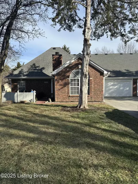 3020 Parkstone Ct, Louisville, KY 40241