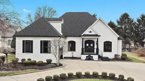 6014 Regal Springs Dr, Louisville, KY 40205