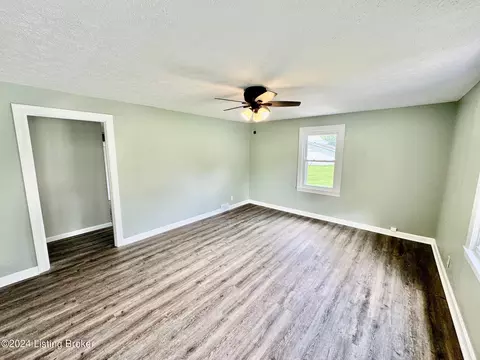 104 Rizer Ave, Springfield, KY 40069 photo 3