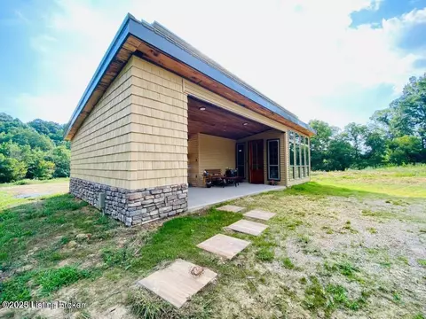 Exterior - 587 Long Run Rd, Springfield, KY 40069 photo 5 of 8