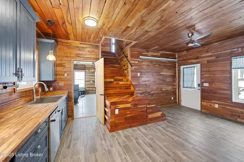Entry Way - 587 Long Run Rd, Springfield, KY 40069 photo 1 of 3
