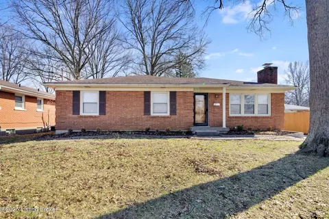 2902 White Plains Rd, Louisville, KY 40218