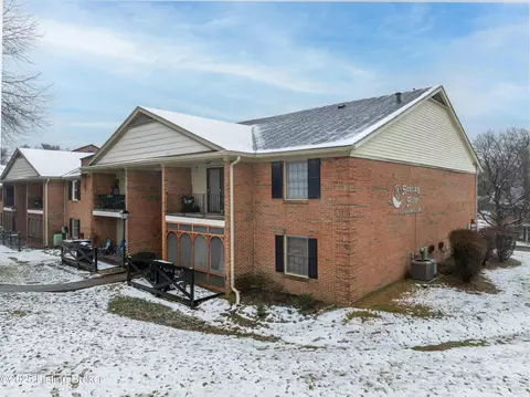 8002 Westover Dr # G1, Prospect, KY 40059