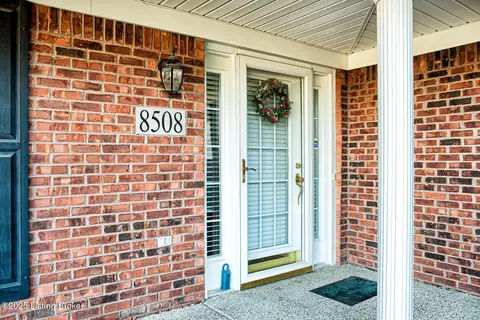8508 Aspen Glen Way, Louisville, KY 40228