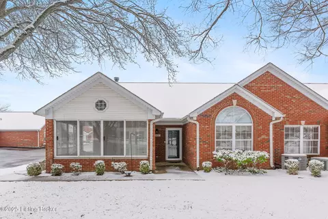 8029 St Andrews Village Dr, Louisville, KY 40222