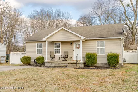 6707 Triangle Dr, Louisville, KY 40214