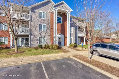 6401 Shelton Cir #206, Crestwood, KY 40014