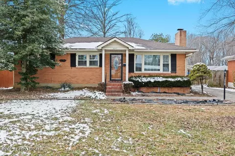 6347 Hunters Grove Rd, Louisville, KY 40216
