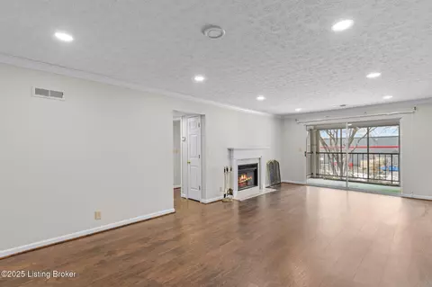 1111 Donard Park Ave, Louisville, KY 40218