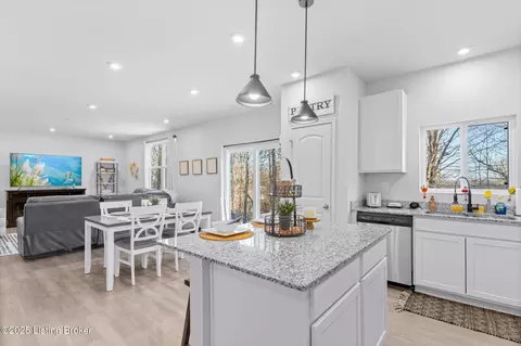 Kitchen - 4034 White Pine Ln, La Grange, KY 40031 photo 3 of 4