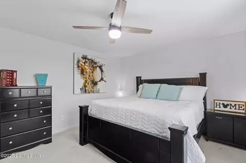 Bedroom - 4034 White Pine Ln, La Grange, KY 40031 photo 9 of 11