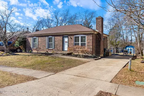 8802 Loch Lea Ln, Louisville, KY 40291